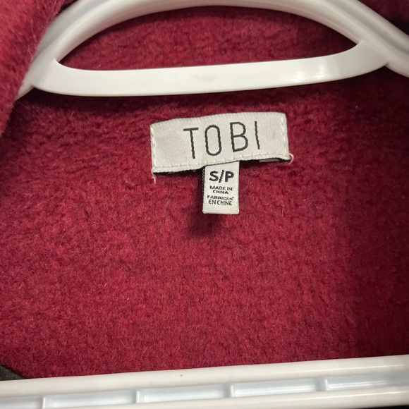 Soft Tobi fall coat, in deep burgundy, size small! - Picture 3 of 3